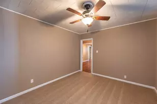 909 N Main St, Ector, TX 75439 - Photo 6