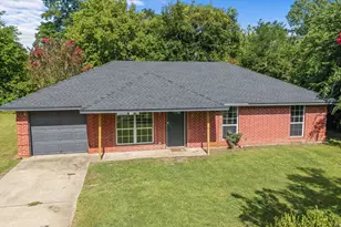 235 Hickory St, Blossom, TX 75416 - Photo 1