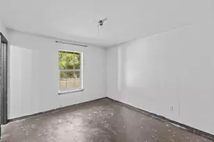 235 Hickory St, Blossom, TX 75416 - Photo 22