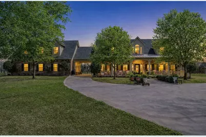 9001 Sawgrass Court, Granbury, TX 76049 - Photo 2