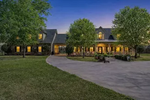 9001 Sawgrass Ct, Granbury, TX 76049 - Photo 2