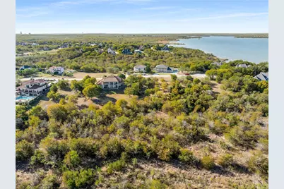 1123 Mallard Pointe Drive, Grand Prairie, TX 75104 - Photo 10