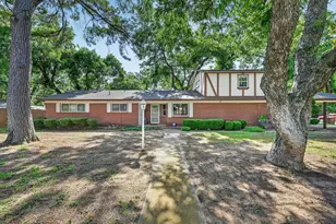 1800 Pecan Park Dr, Arlington, TX 76012 - Photo 6
