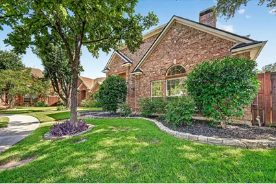 400 Breakers Point Court, Irving, TX 75063 - Photo 2