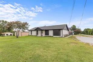 1939 E Texas St, Denison, TX 75021 - Photo 30