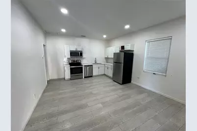 410 Vaden S #B, Sherman, TX 75090 - Photo 2