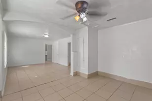 711 Hilltop Dr, Irving, TX 75060 - Photo 8