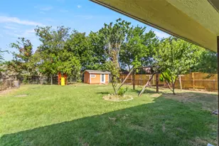 711 Hilltop Dr, Irving, TX 75060 - Photo 16