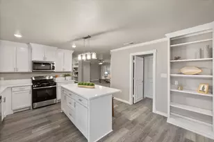 710 Greenland Way, Grand Prairie, TX 75050 - Photo 6