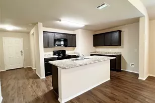 222 Thoroughbred St, Waxahachie, TX 75165 - Photo 2