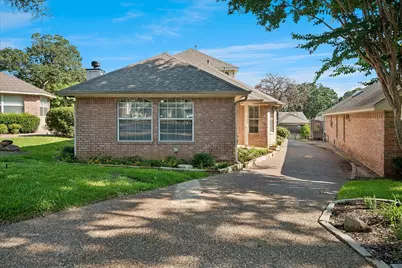 1509 Milla Court, Euless, TX 76039 - Photo 2