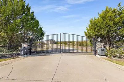 3148 Sanctuary Drive, Grand Prairie, TX 75104 - Photo 10