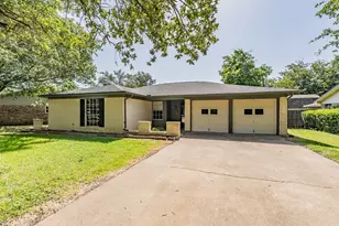 1227 Willowwood Dr, Cleburne, TX 76033 - Photo 2
