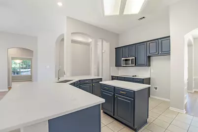 6304 Fox Hunt Drive, Arlington, TX 76001 - Photo 6