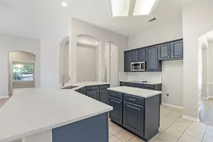 6304 Fox Hunt Dr, Arlington, TX 76001 - Photo 6