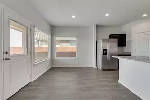 9704 New Bern Dr, Fort Worth, TX 76108 - Photo 6