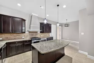 8607 Calvin Rd, Irving, TX 75063 - Photo 12