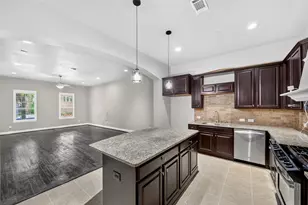8607 Calvin Rd, Irving, TX 75063 - Photo 10