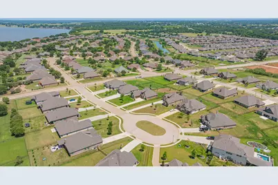 513 River Bank Court, Granbury, TX 76049 - Photo 34