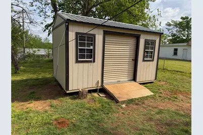 627 E Woodard Street, Denison, TX 75021 - Photo 8