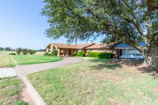 800 S Ave F, Knox City, TX 79529 - Photo 2