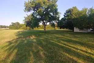 411 S Bradshaw St, Denton, TX 76205 - Photo 18