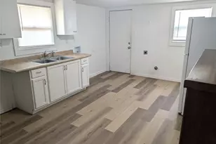 411 S Bradshaw St, Denton, TX 76205 - Photo 8
