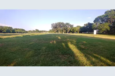 411 S Bradshaw Street, Denton, TX 76205 - Photo 14