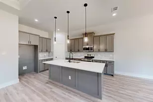 2825 S Grove St, Fort Worth, TX 76104 - Photo 10