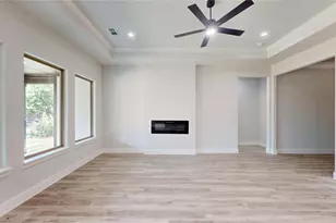 2825 S Grove St, Fort Worth, TX 76104 - Photo 4