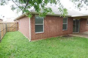 8532 Hawkview Dr, Fort Worth, TX 76179 - Photo 4