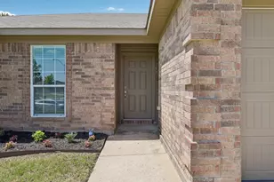 2214 Cancun Dr, Mansfield, TX 76063 - Photo 4