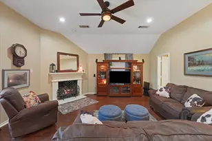 112 Springfield Ln, Red Oak, TX 75165 - Photo 10