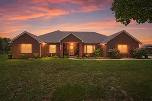 112 Springfield Ln, Red Oak, TX 75165 - Photo 1