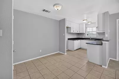 1424 E Mulkey Street #1426, Fort Worth, TX 76104 - Photo 8