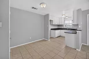 1424 E Mulkey St, Fort Worth, TX 76104 - Photo 8
