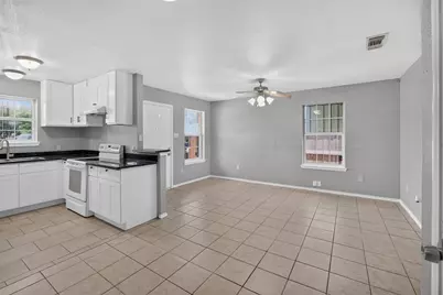 1424 E Mulkey Street #1426, Fort Worth, TX 76104 - Photo 4