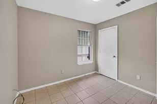 1424 E Mulkey St, Fort Worth, TX 76104 - Photo 12