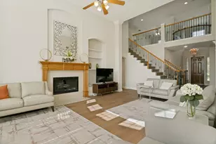 412 S Hampton Ct, Lewisville, TX 75056 - Photo 2