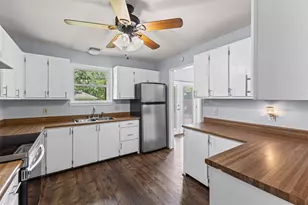 1702 Saddle Rd, Granbury, TX 76049 - Photo 8