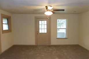 407 NE 4th St, Hubbard, TX 76648 - Photo 22