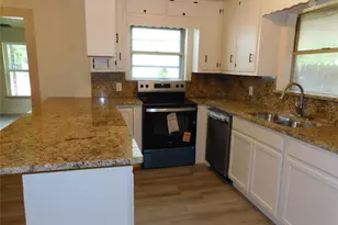 407 NE 4th St, Hubbard, TX 76648 - Photo 10