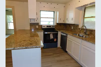 407 NE 4th Street, Hubbard, TX 76648 - Photo 10