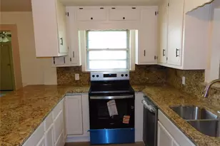 407 NE 4th St, Hubbard, TX 76648 - Photo 12