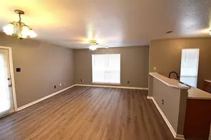804 E College St, Terrell, TX 75160 - Photo 4