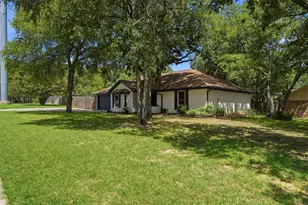700 Highland Crest Dr, Hurst, TX 76054 - Photo 2