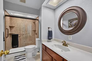 184 Oakhurst Dr, Bedford, TX 76022 - Photo 16