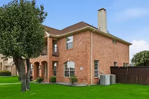 1400 Hudspeth Dr, Carrollton, TX 75010 - Photo 2