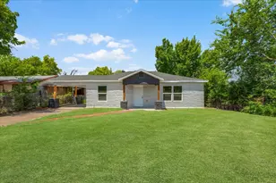 1312 Lindsey St, Fort Worth, TX 76105 - Photo 2