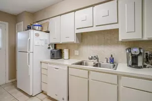 937 Roaring Springs Rd, Fort Worth, TX 76114 - Photo 12